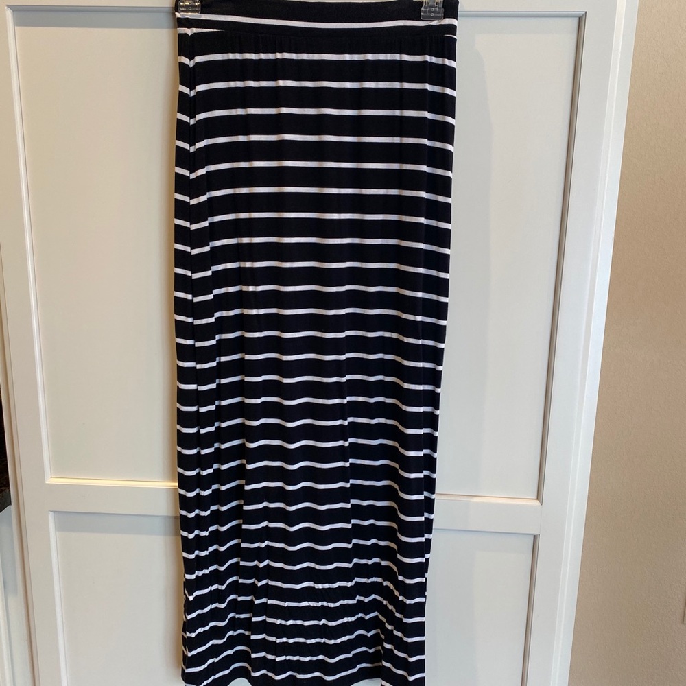 Long black skirt